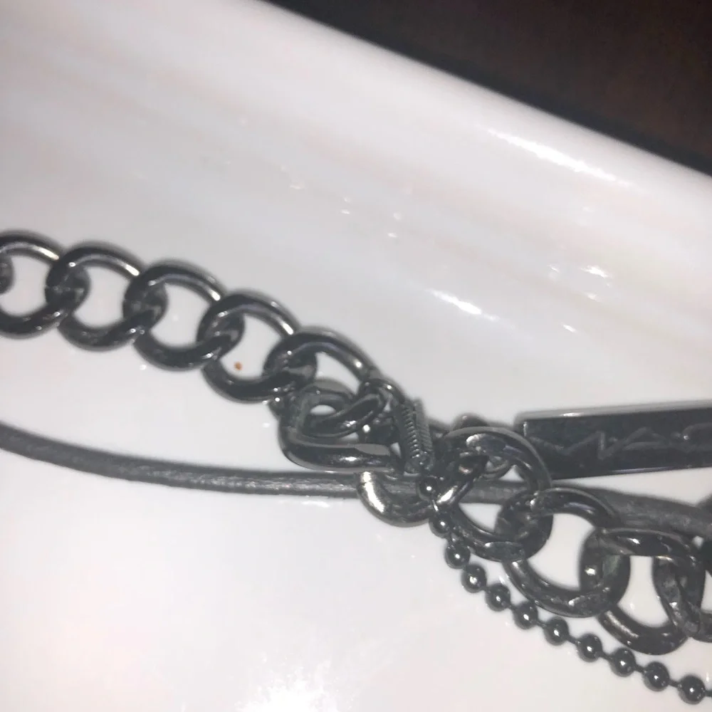 MAC *RARE* 3-Strand Necklace - Picture 3 of 4